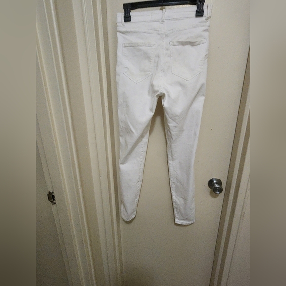 Zara Trafaluc white colored stretch jeans in a size 8 - Picture 4 of 5